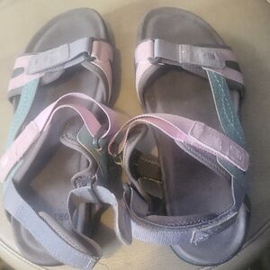 Earth Women's Sandals in Pink and Gray